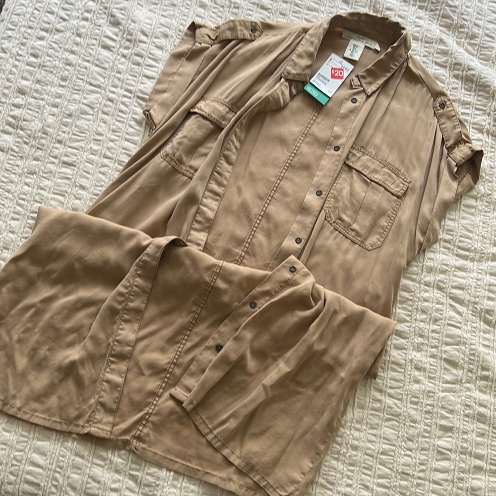 Beige cargo short sleeve over shirt